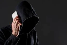 Беларусам звонят мошенники, которые представляются сотрудниками КГБ и просят заплатить за «финансирование экстремизма»